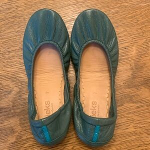 Tieks Pacific Green Leather Flats size  7